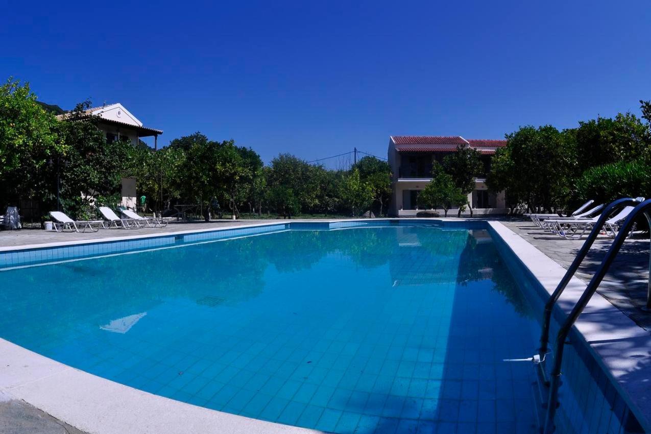 Orange Grove Suites بينيتسيس المظهر الخارجي الصورة