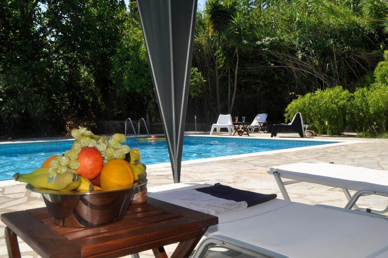 Orange Grove Suites بينيتسيس المظهر الخارجي الصورة